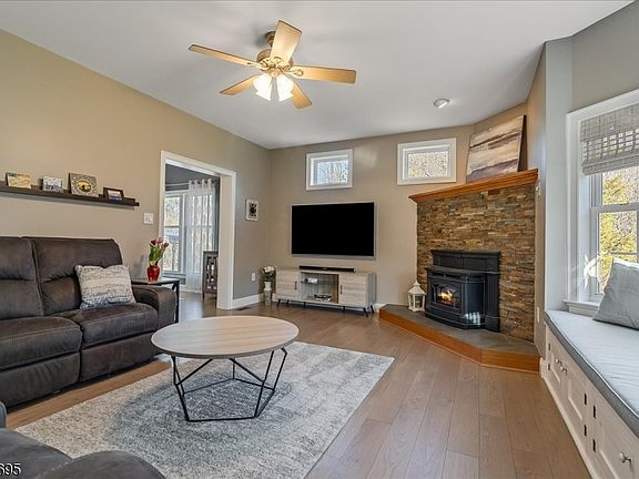 5th image of 45 Old Creamery Rd