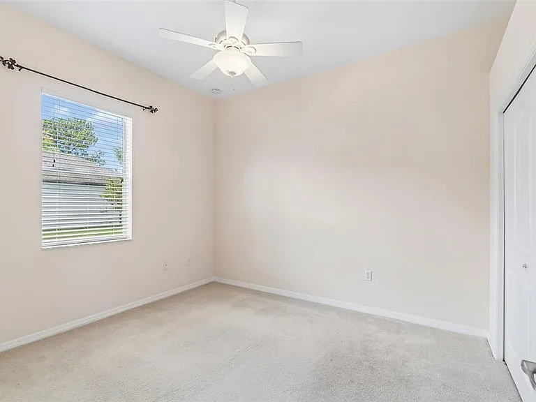 37 Greenpark Blvd — Photo 49