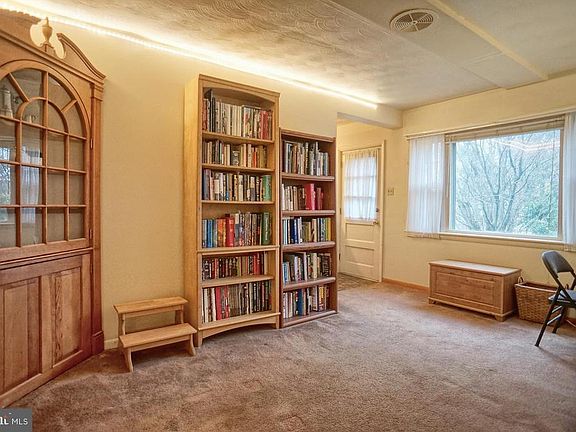 5th image of 524 S 26th St