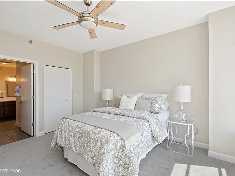 1600 S Prairie Ave #1007 — Photo 10