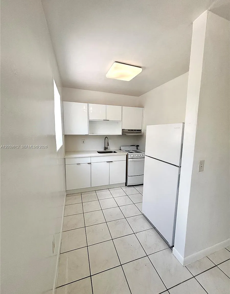 Coral Gables Sec L — Photo 2