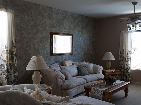 4th image of 1614 S 174th Ave
