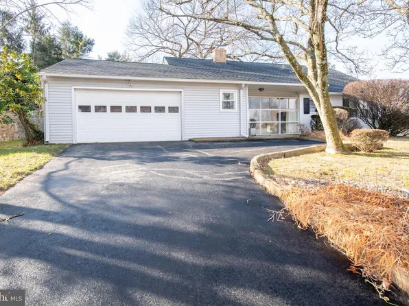 8810 Tyson Rd, Wyndmoor, PA 19038