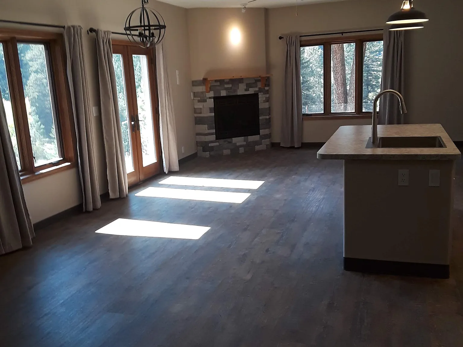 Studio, 700 sqft, $1,750 — Photo 4