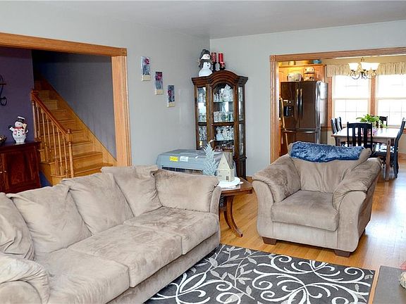 4th image of 1313 Foster Ave
