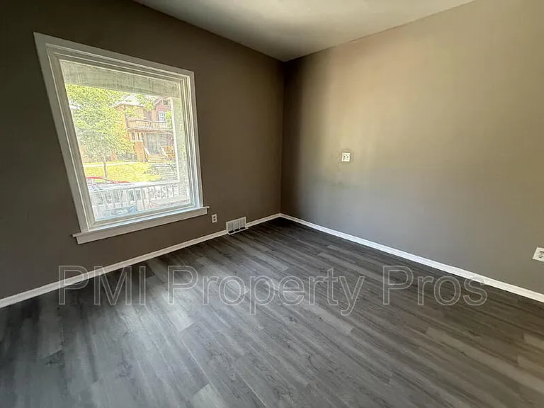 1943 N 38th St — Photo 1