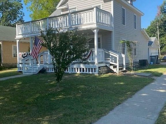 4th image of 831 Cottonwood St