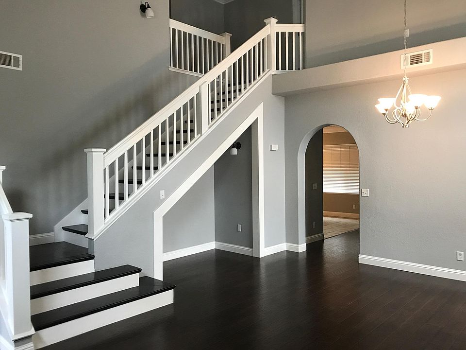 1st image of 10809 Pleasant Valley Cir