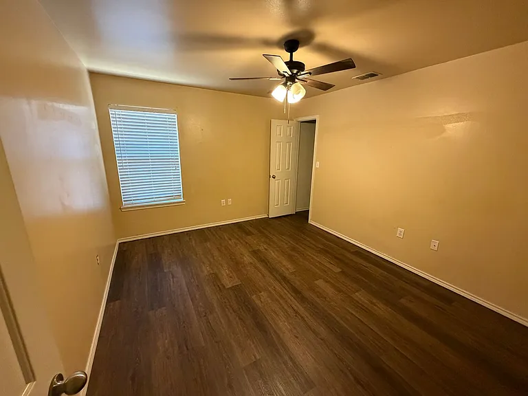502 N Clinton Ave — Photo 11