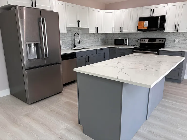450 SW Eyerly Ave — Photo 9
