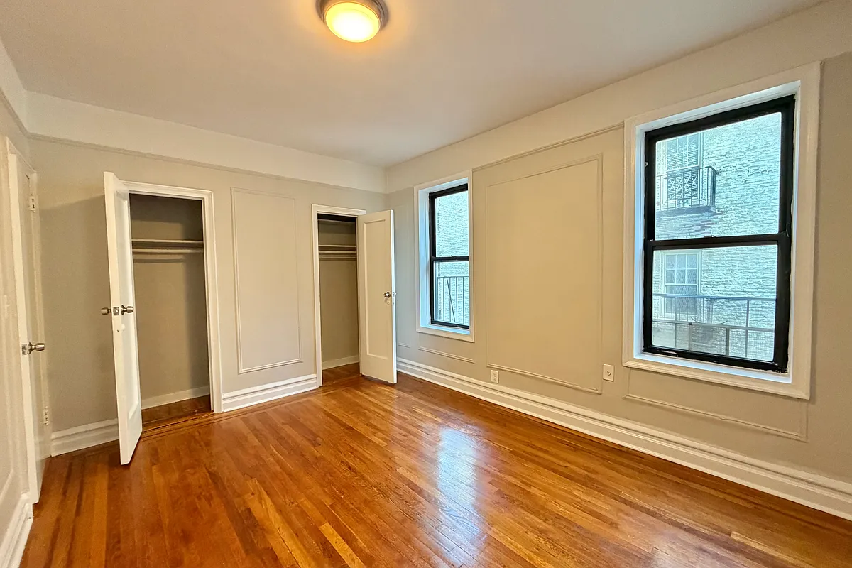 Building Photo - 213 Bennett Ave #3D