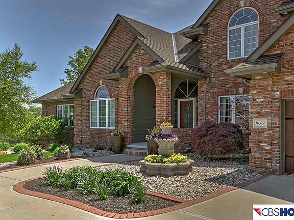 3rd image of 16377 Crestfield Dr