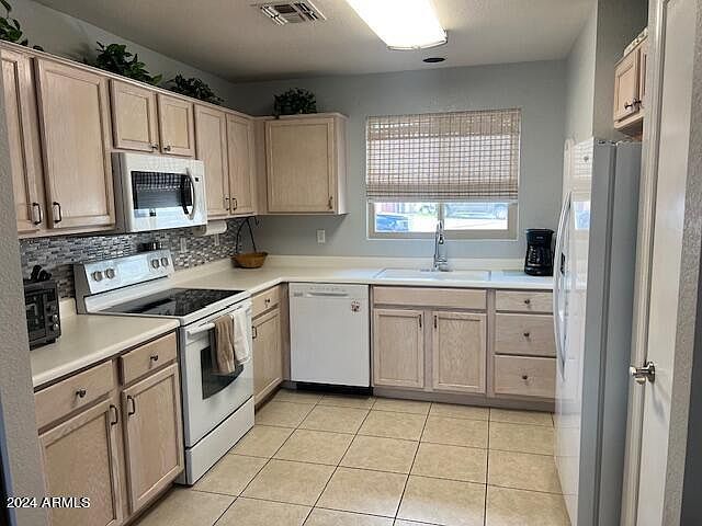 2nd image of 821 E Via Maria Street