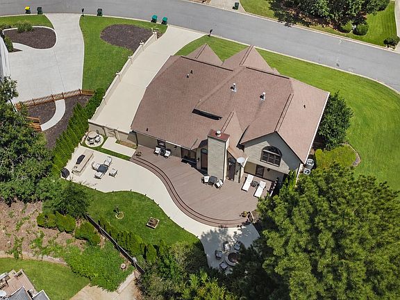 2nd image of 10295 Groomsbridge Rd