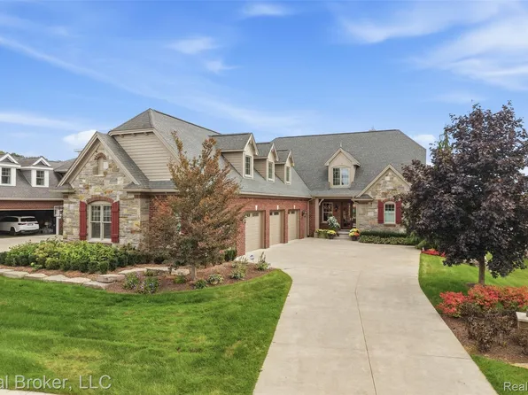 10423 Stoney Point Dr, South Lyon, MI 48178
