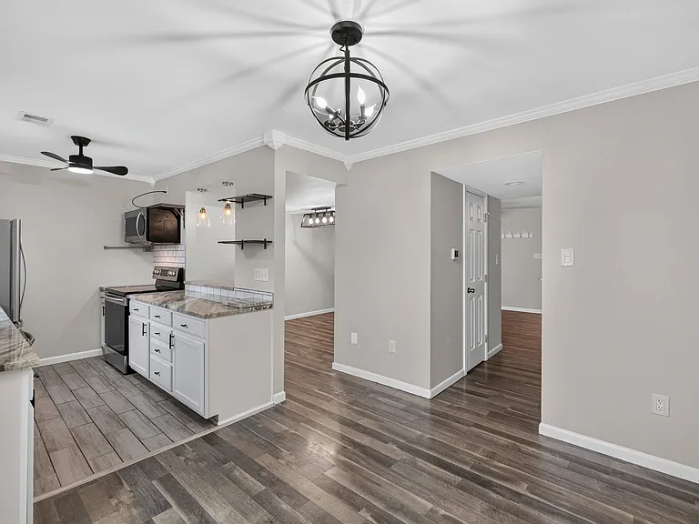 8808 Eureka Ln — Photo 6