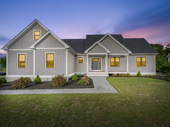 2 Magnolia Ln, Westport, MA 02790