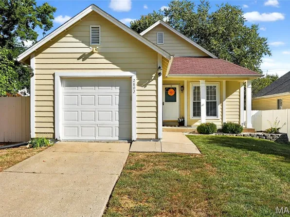 2802 Plum Leaf Cir, Saint Charles, MO 63303