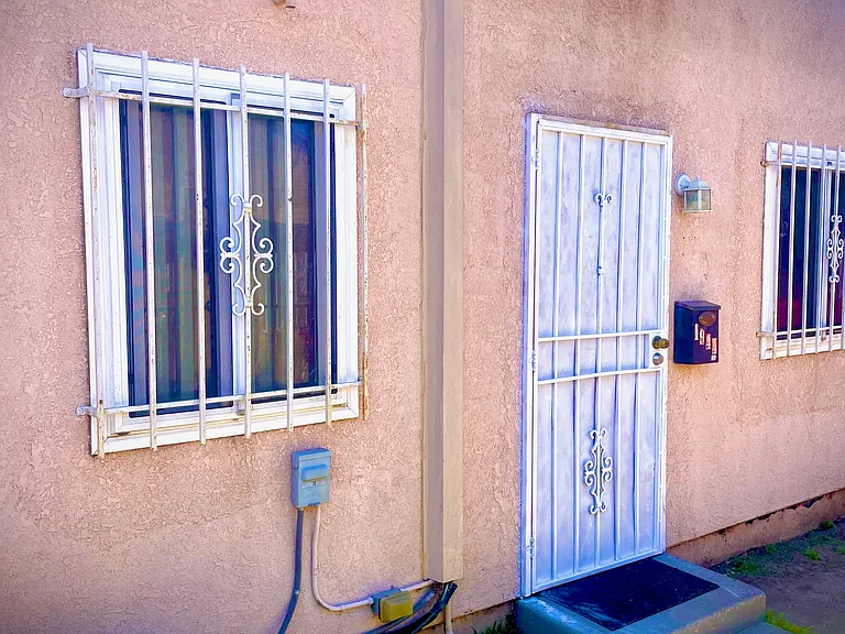 1946 W Manchester Ave — Photo 14