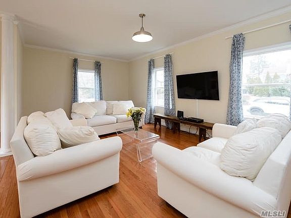 2nd image of 1 Margaret Ln