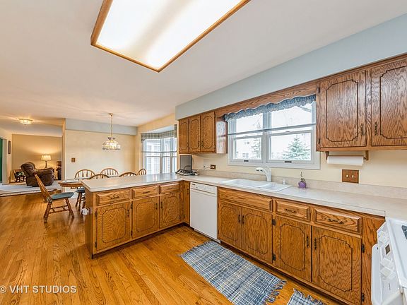 5th image of 639 W Peregrine Dr
