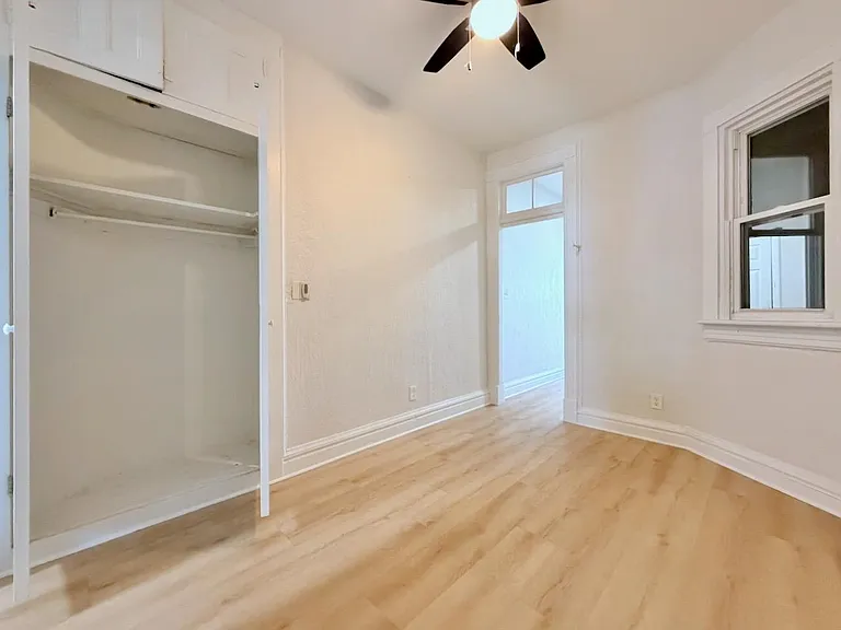 330 Pavonia Ave #1L — Photo 9