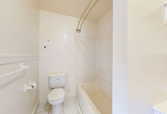 5th image of 26 Westminster Ave APT 19
