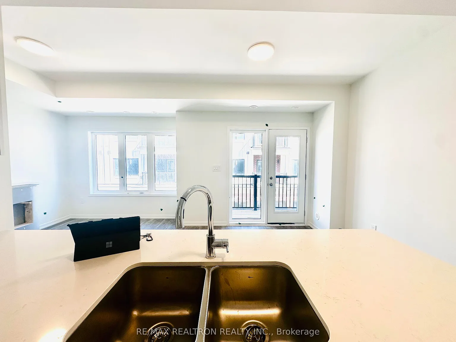 2 bed, $3,000 — Photo 4