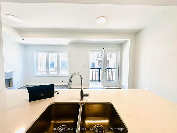 4th image of 105 Matawin Ln