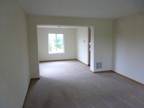 4th image of 2774 Yosemite Dr