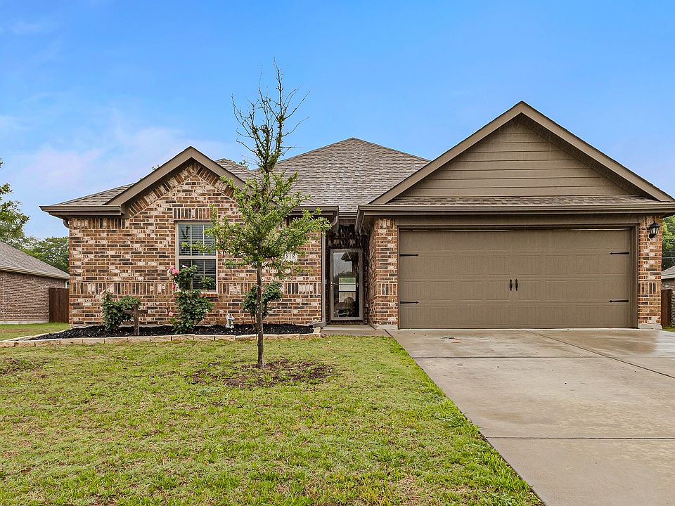 1st image of 1818 Pecan Valley Dr