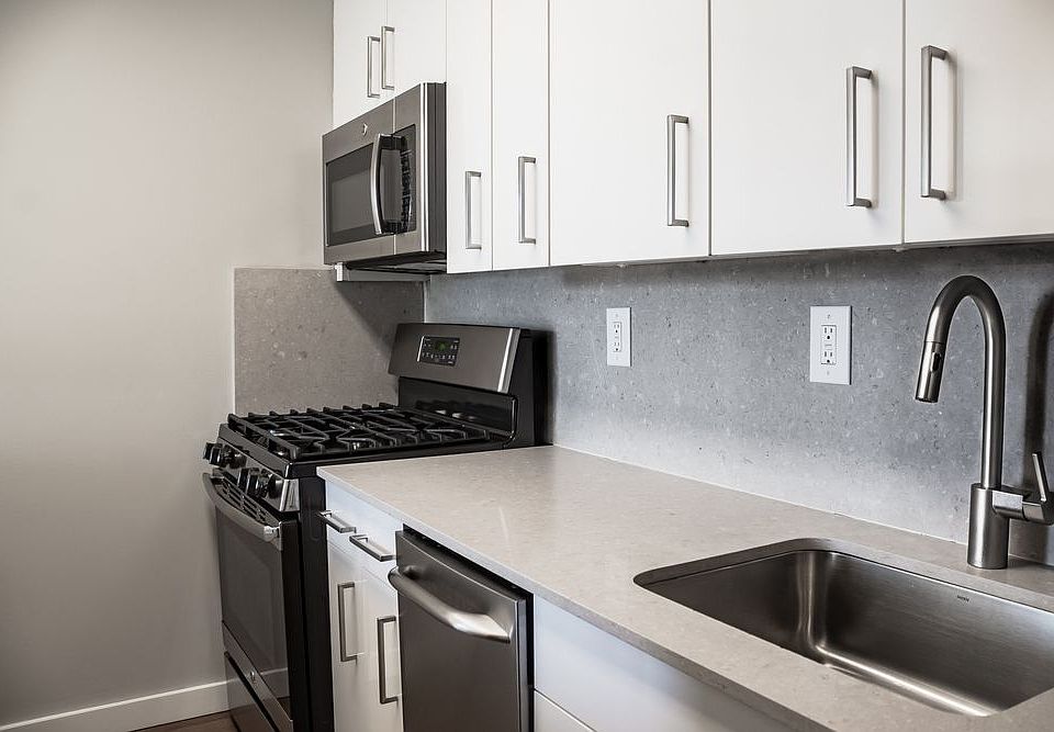 1st image of 500 2nd Ave APT 2C