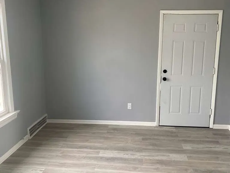 792 London Rd — Photo 21