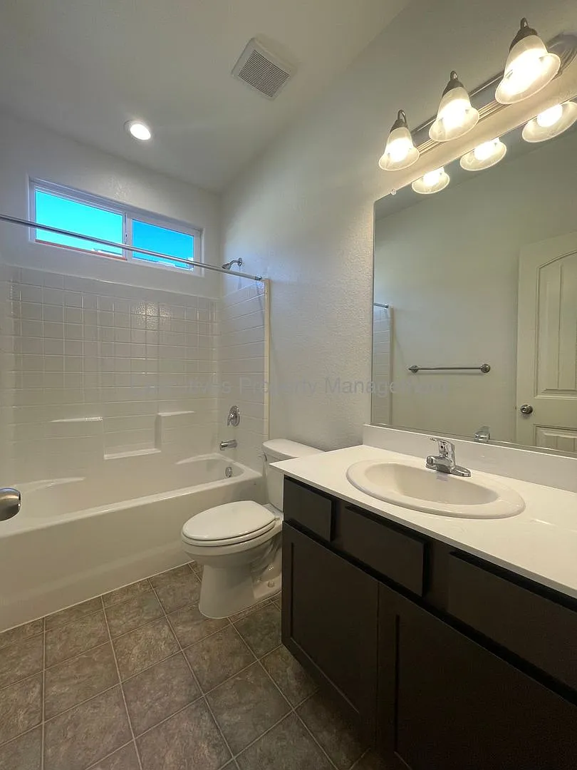 Coming Soon | House For Rent | 828 Sophie Ct Merced — Photo 4