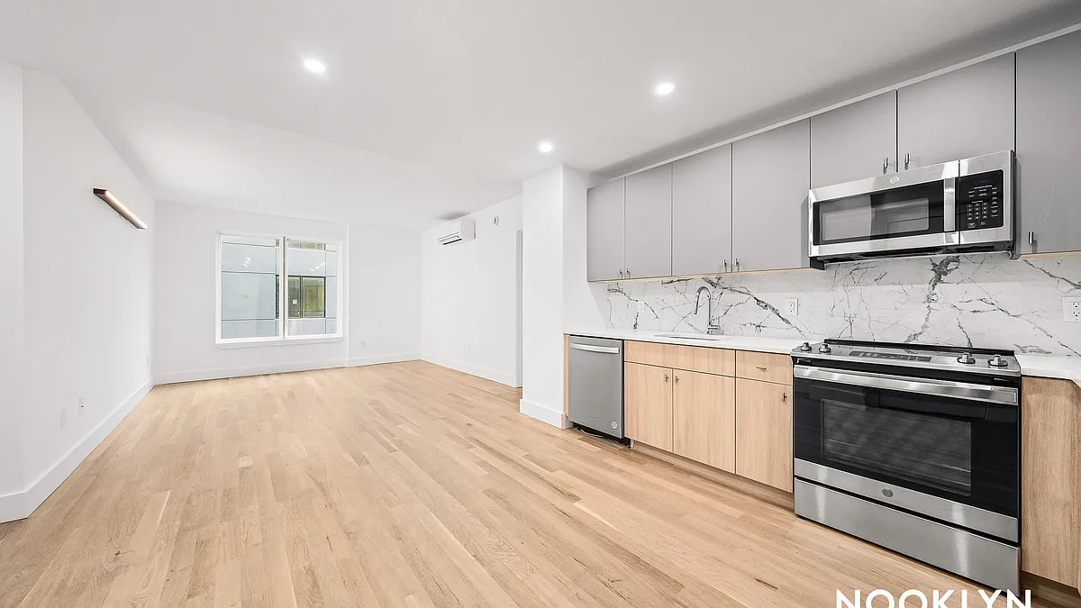Building Photo - 45 Lenox Rd #6F