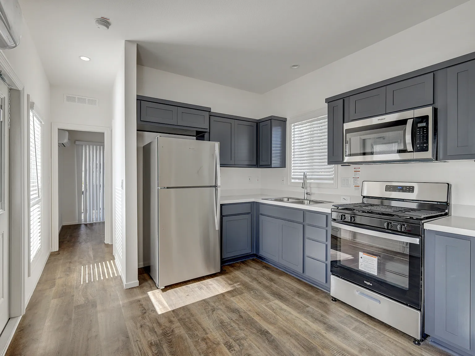 2 bed, $2,195 — Photo 4