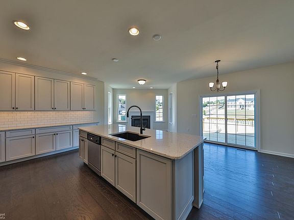 4th image of 4 Creek View Ct #35P2PR