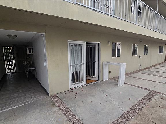 5th image of 3418 Oneida Way #1