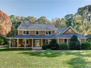 350 Condor Ct, Laurel, NY 11948