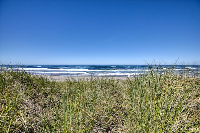 3rd image of 1335 Ocean Shores Boulevard SW #S13