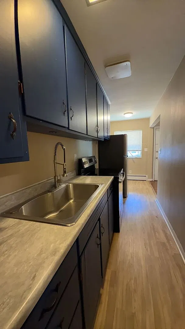 1BR/1Bath Apartment in Roanoke Historic District! — Photo 1