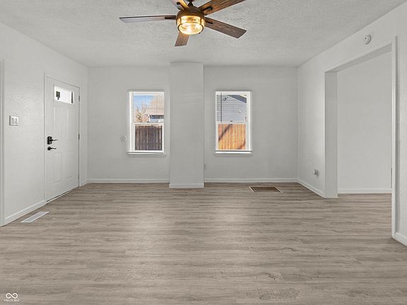 4th image of 1311 E Kirby Ave