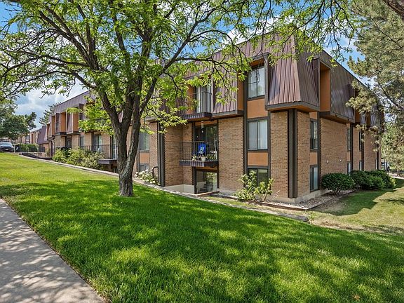 2nd image of 3233 Lakeside Dr APT 310