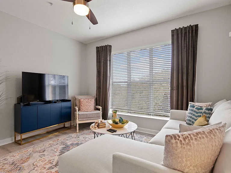 Elan Apartments — Photo 5