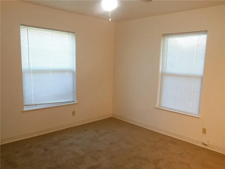 2308 Barton Skyway #B — Photo 9