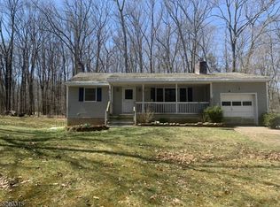 26 Red Hill Rd, Montague, NJ 07827