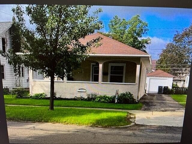 1st image of 211 S Lakeview St