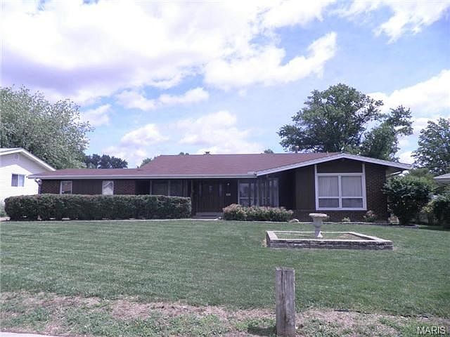 1st image of 651 Coachway Ln