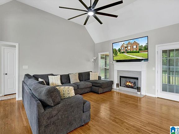 3rd image of 140 Reuben Cir