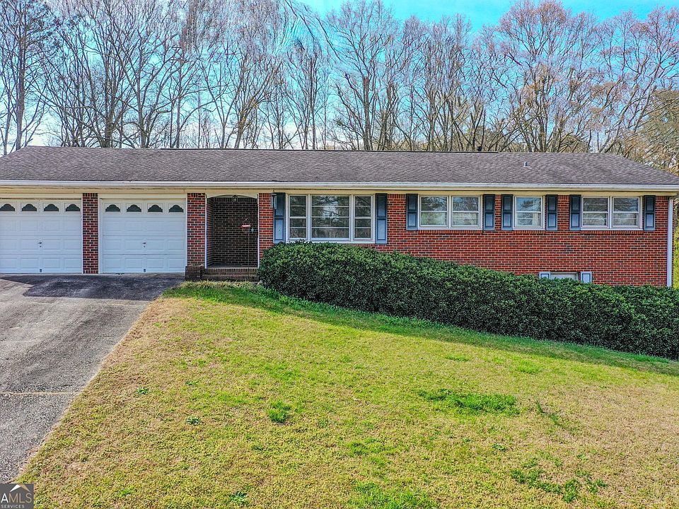 1st image of 1203 Lark Ln NE